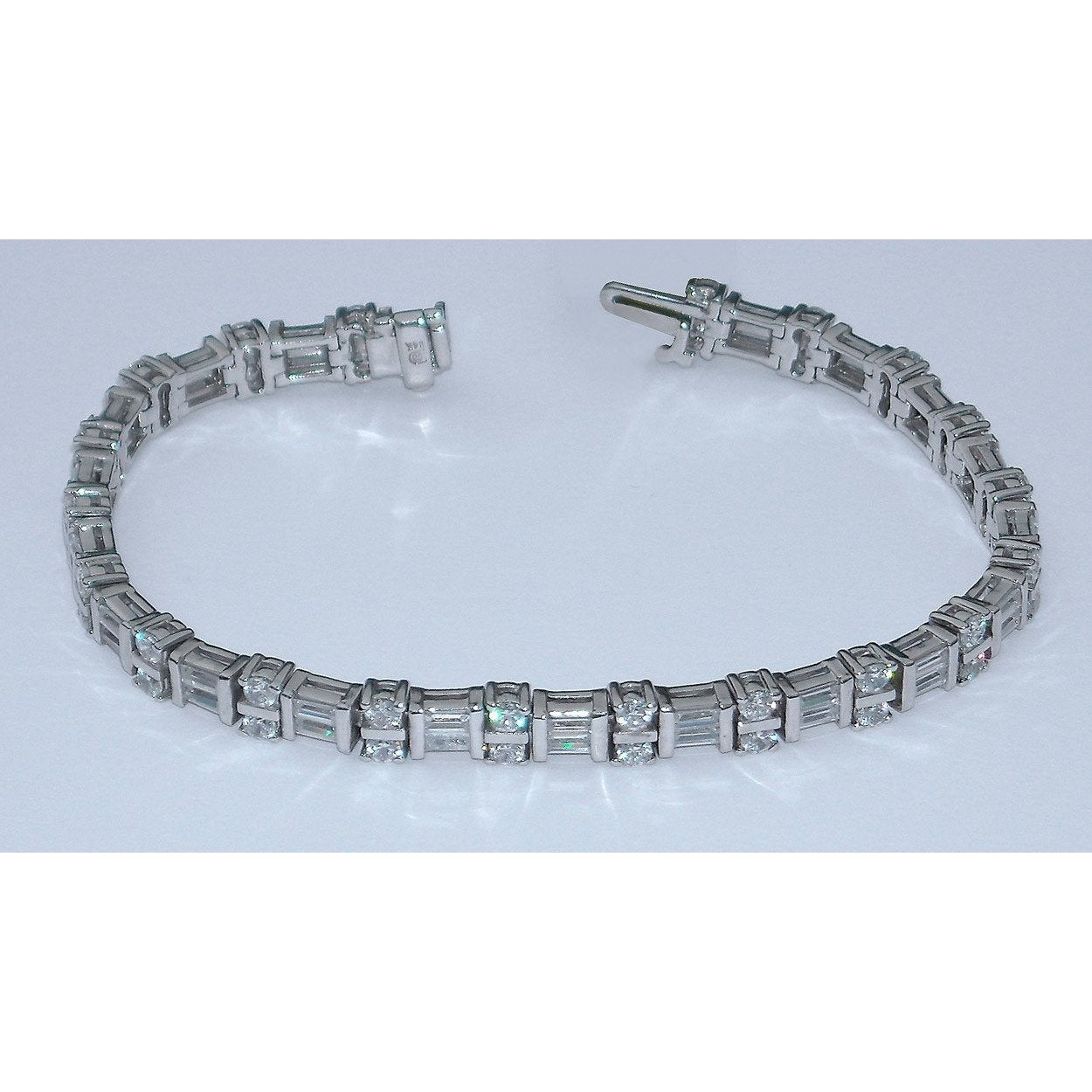 7 Carat Diamonds Tennis Bracelet Baguettes And Round White Gold