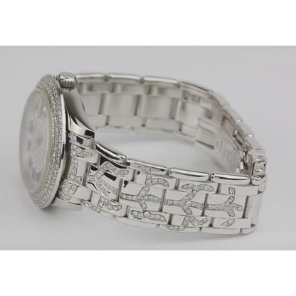 natural round diamond 10ct watch close up detail