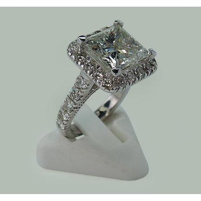 High Quality Unique Solitaire Ring with Accents White Gold Diamond