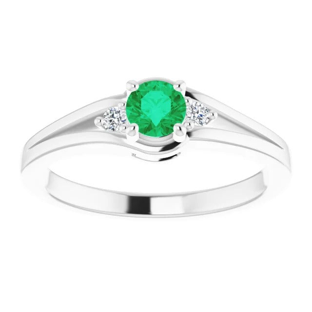Three Stone New  Diamond And Green Emerald Women Jewelry Gemstone Ring