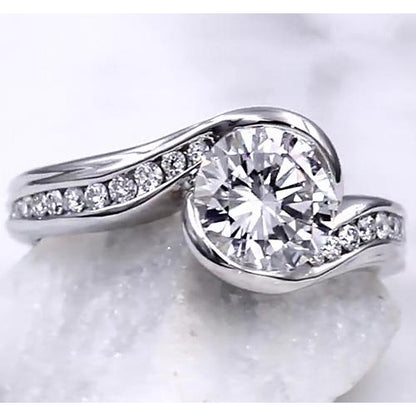 Vintage Style White Gold Diamond Solitaire Ring with Accents 