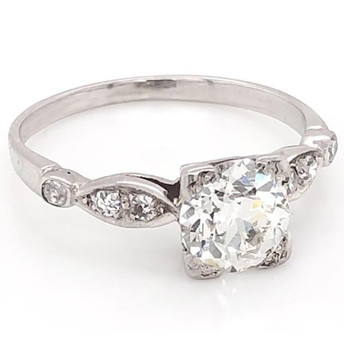 High Quality Twisted Sparkling Solitaire Ring with Accents