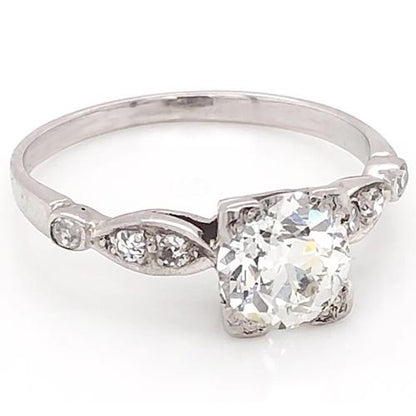 High Quality Twisted Sparkling Solitaire Ring with Accents