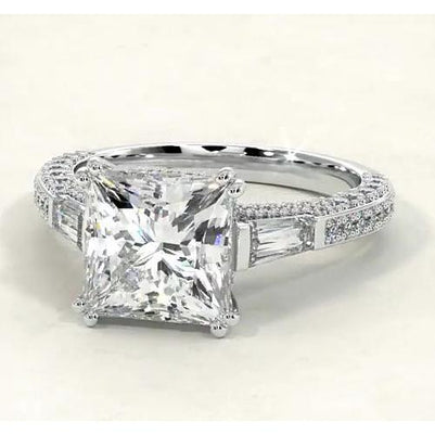  Diamond Engagement Platinum Round Diamonds Solitaire Ring with Accents