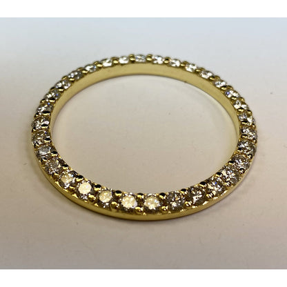 natural round diamond 5.4ct watch on white background