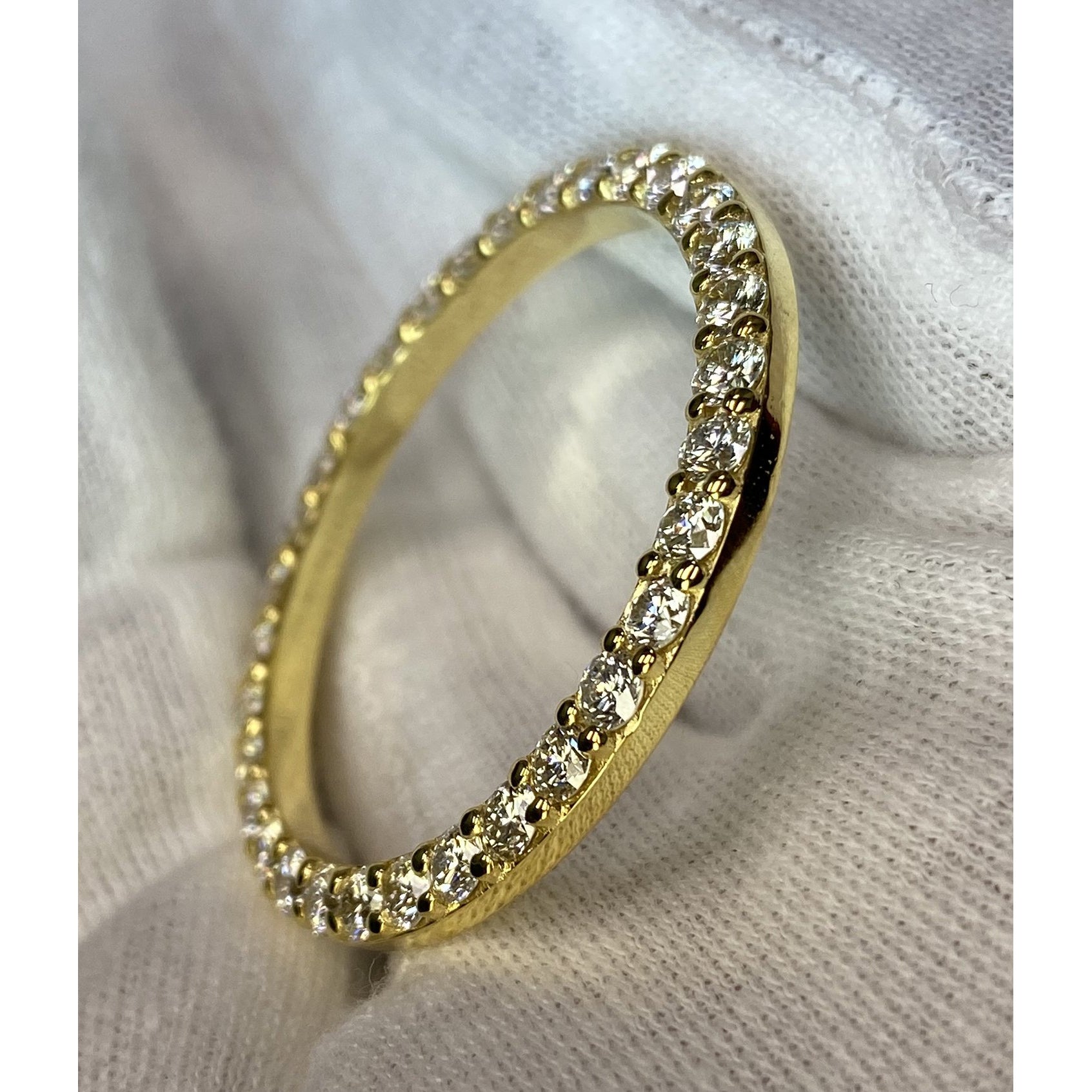 natural round diamond 5.4ct watch front view