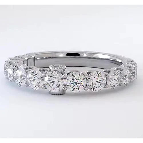 Round Comfort Fit Graduated Diamond Band 1.75 Carats 