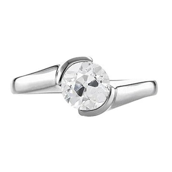 Fancy Lady’s Sparkling Vintage Style White Gold Diamond Solitaire Ring 