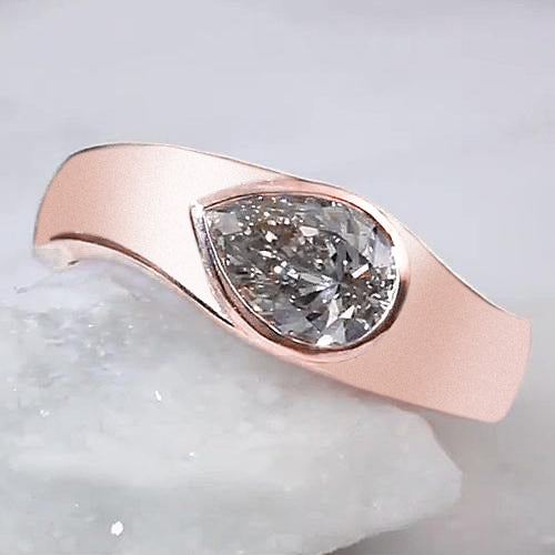Solitaire Ring Pear Diamond 2 Carats Rose Gold Wood Grain Metal