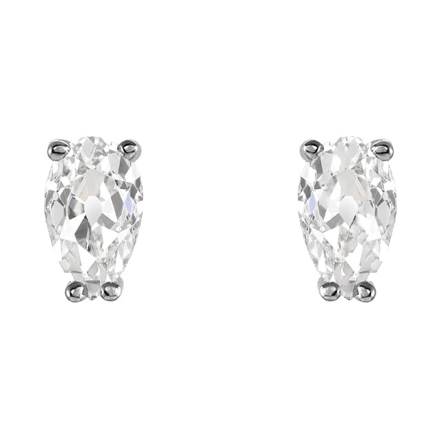 natural pear diamond 4ct earring front view