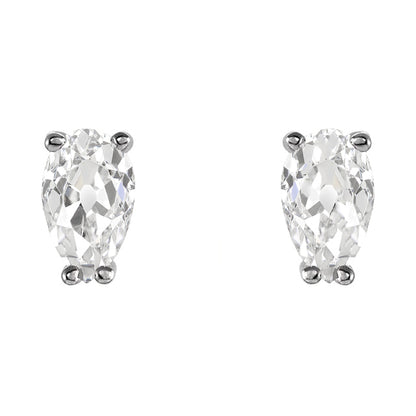 natural pear diamond 4ct earring front view