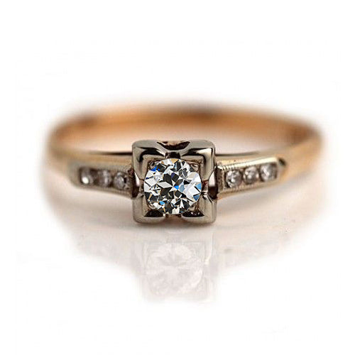 Women’s Engagement Ring With Accents