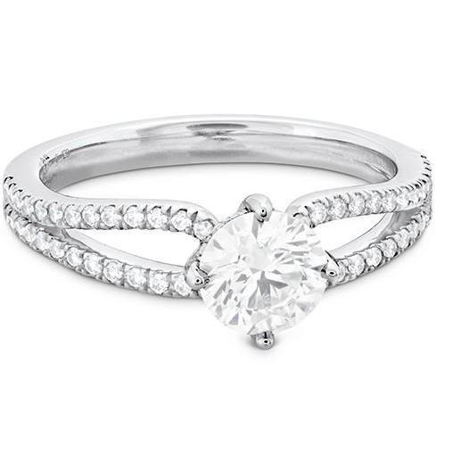 New Amazing Shape Brilliant Sparkling Solitaire Ring with Accents White Gold Diamond 
