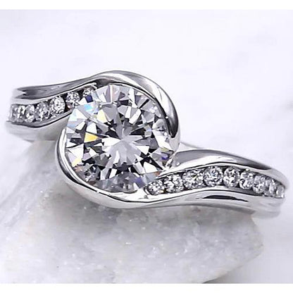 Twisted Design Vintage Style White Gold Diamond Solitaire Ring with Accents 