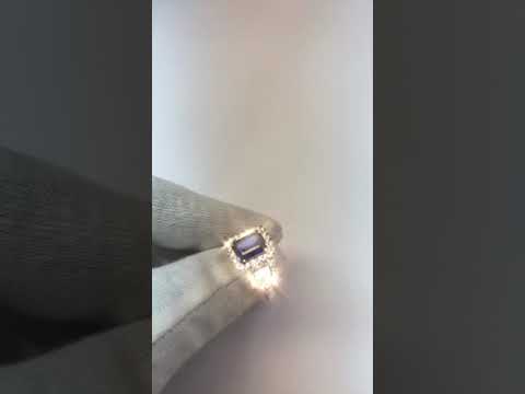 New visual  Sparkling Unique Lady’s   Halo Emerald Ceylon Sapphire Anniversary Diamond Ring 