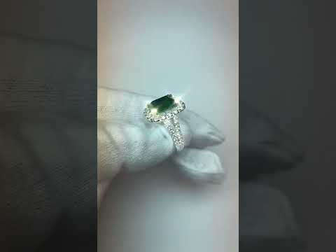 Green Emerald With Diamond Ring