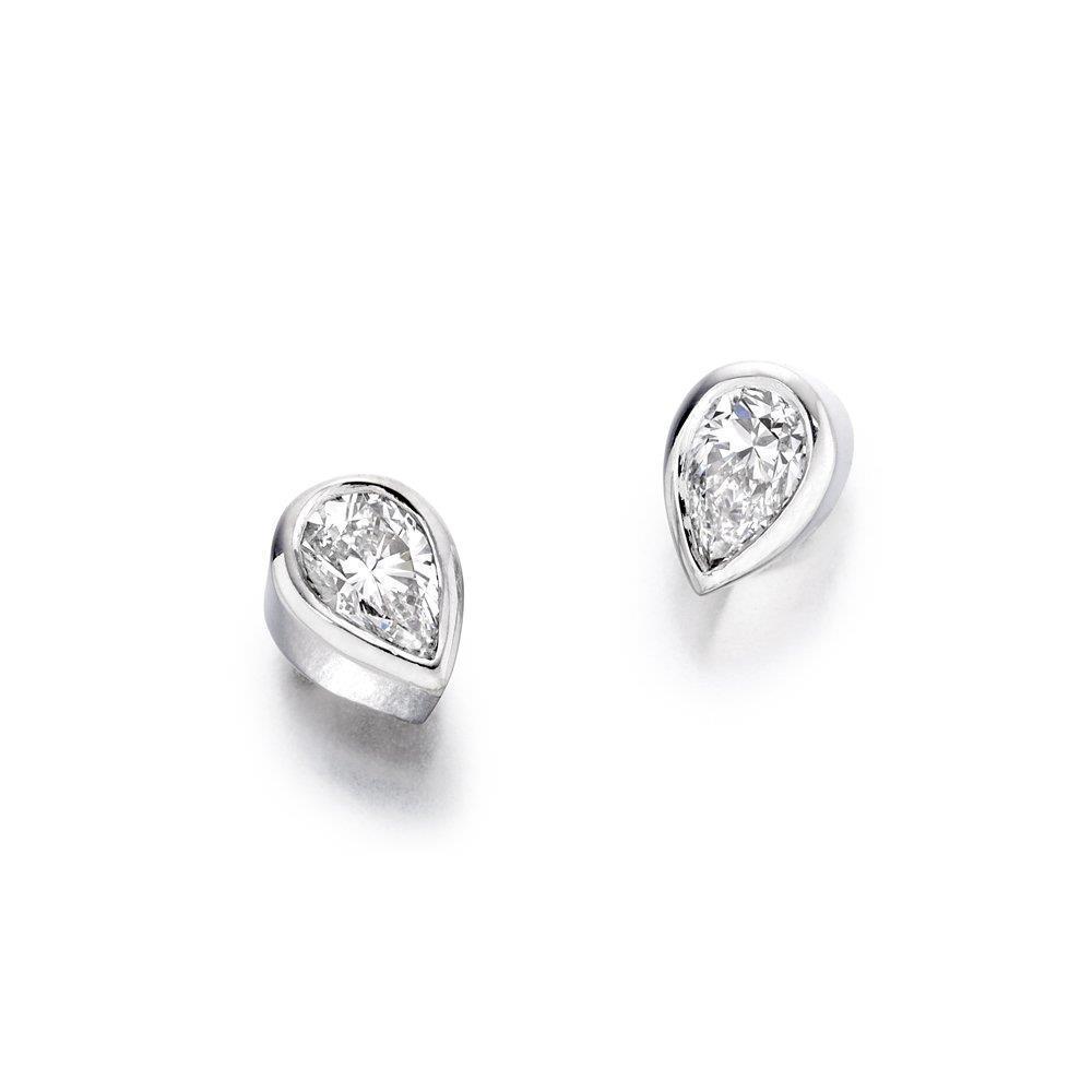 Natural Sparkling Unique Stud Earrings White Gold Diamond 