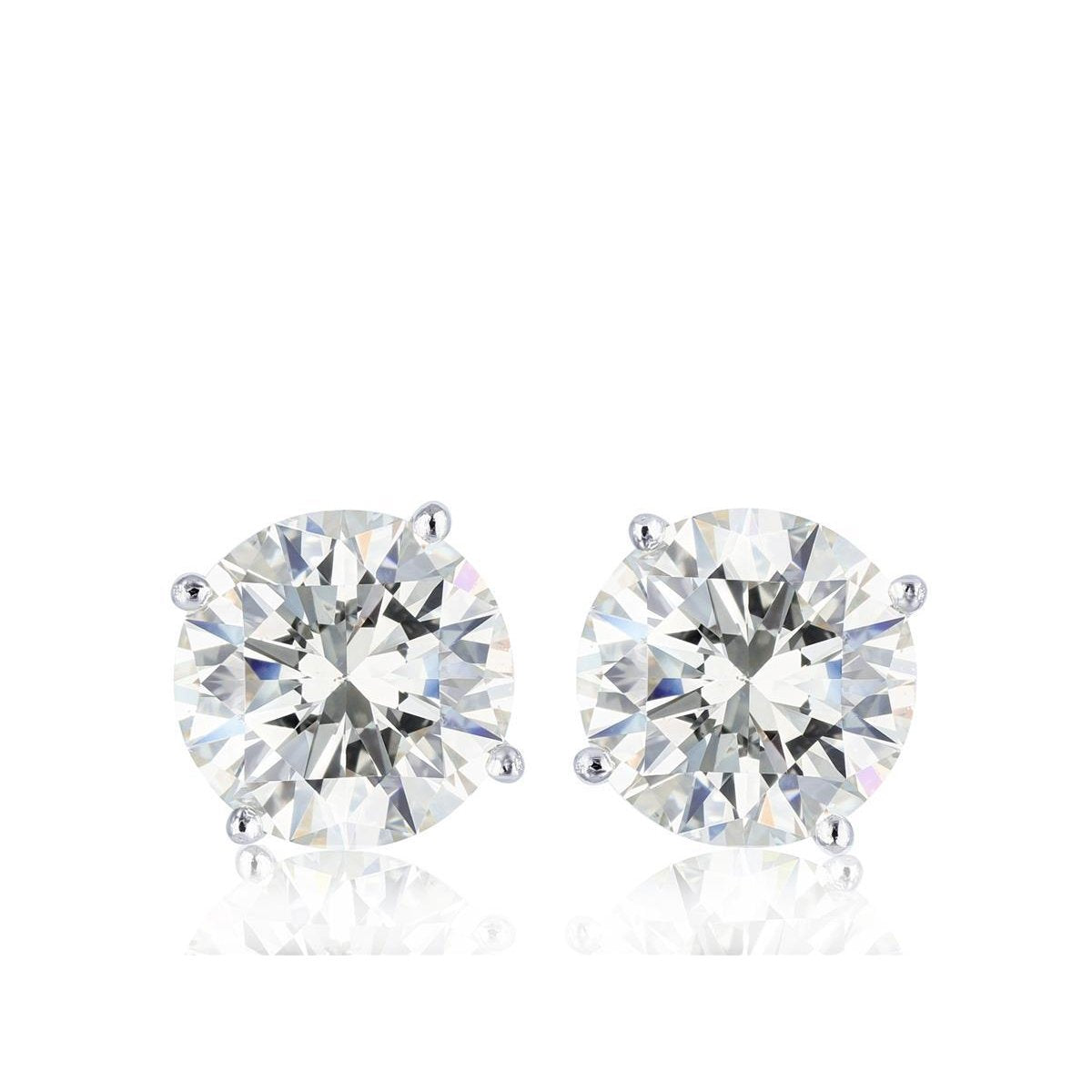Sparkling Unique  Solitaire Round Cut Diamond Stud Earring White Gold 