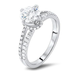 Solitaire With Accent 3.20 Carats Round Cut Diamond Ring