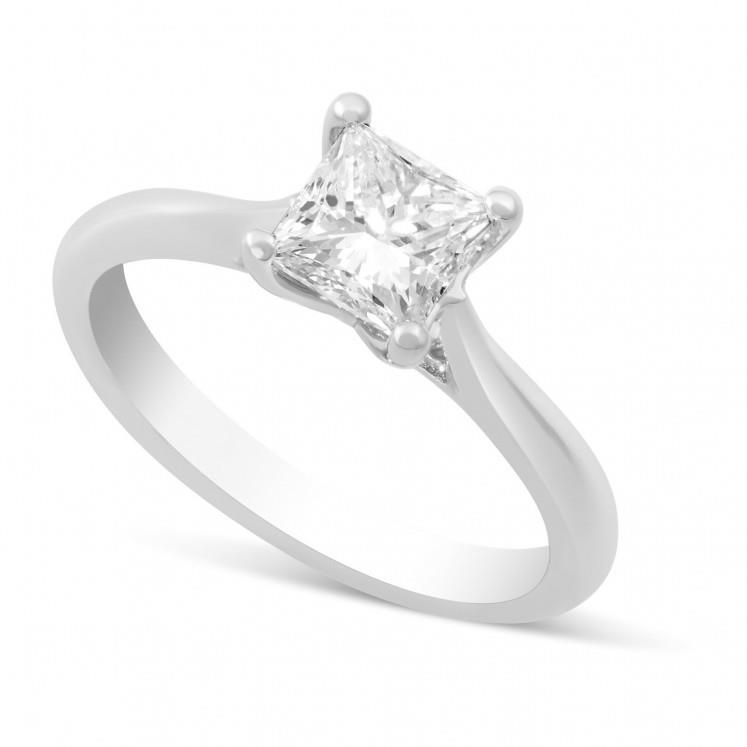 Princess Cut Fancy Lady’s Sparkling Vintage Style White Gold Diamond Solitaire