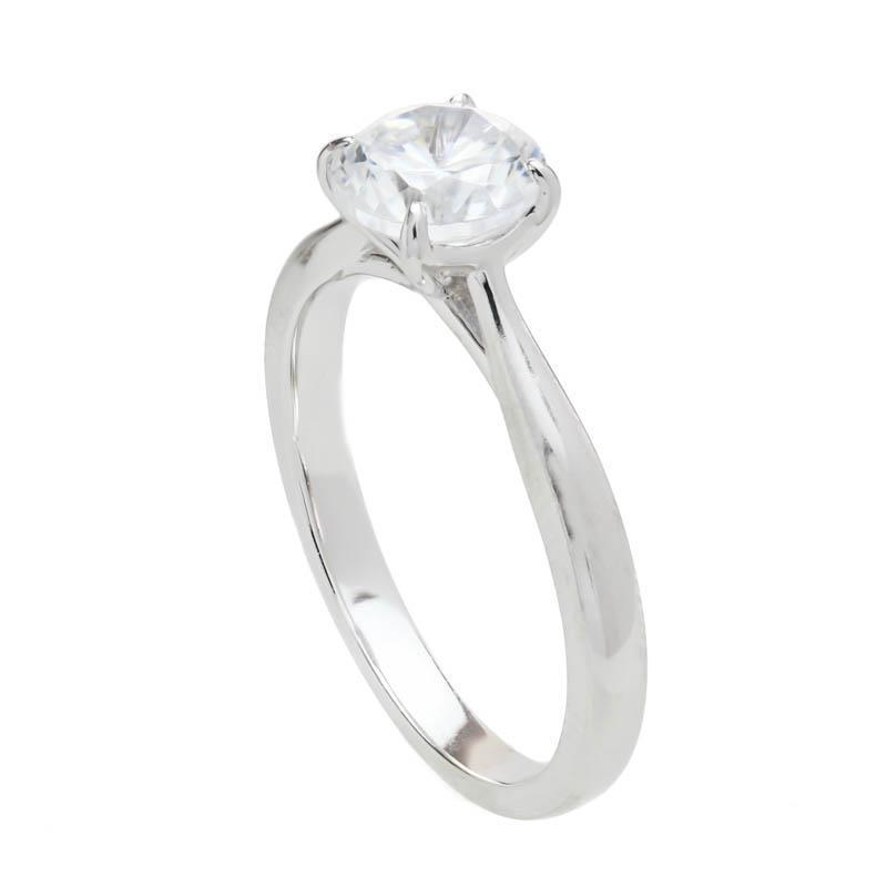 Fancy Lady’s Sparkling Vintage Style White Gold Diamond Solitaire Ring